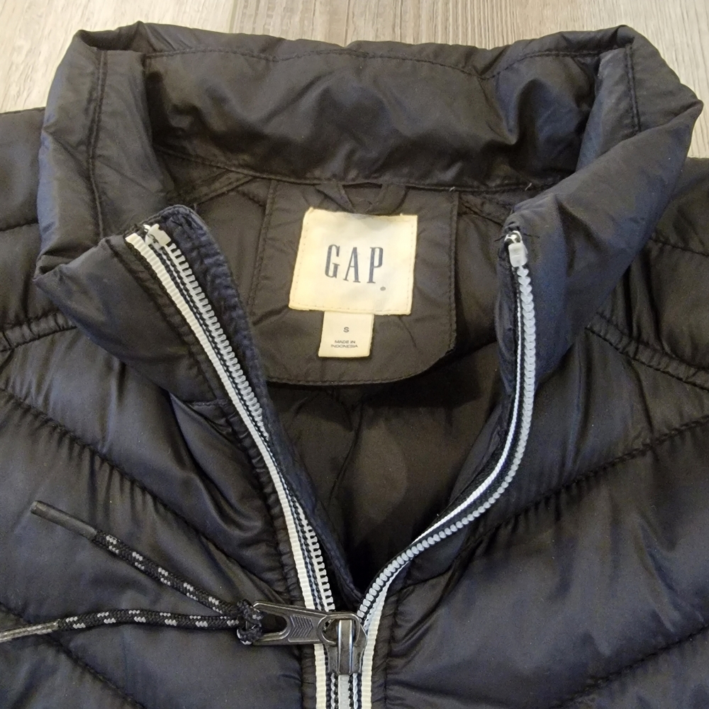 Gap Lightweight Packable Jacket - image 3